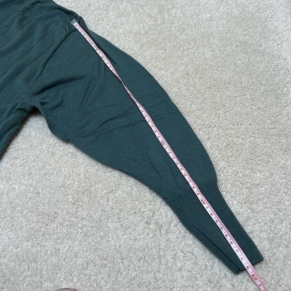 Uniqlo sweater | teal v-neck knit - Picture 5 of 5